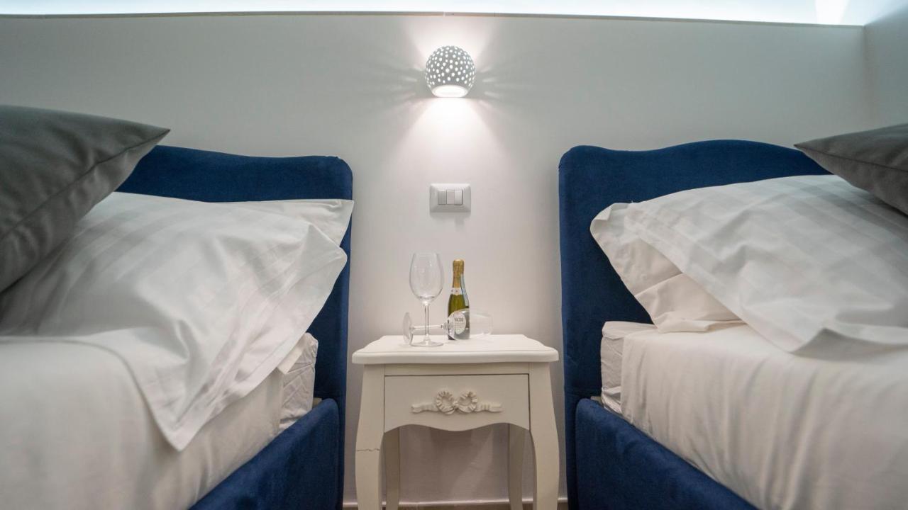 Dimora Fantasia Charme B&B Bari Ngoại thất bức ảnh