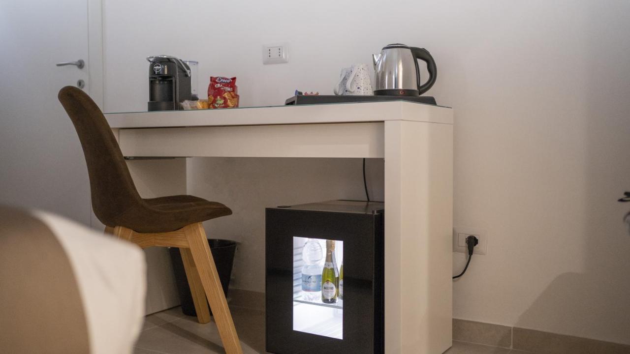 Dimora Fantasia Charme B&B Bari Ngoại thất bức ảnh