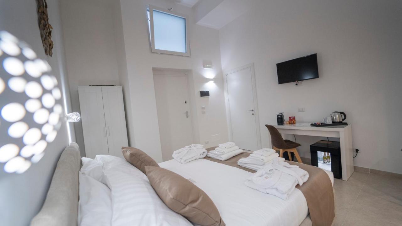Dimora Fantasia Charme B&B Bari Ngoại thất bức ảnh