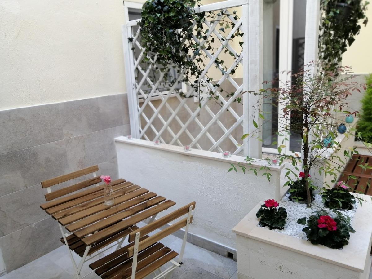 Dimora Fantasia Charme B&B Bari Ngoại thất bức ảnh