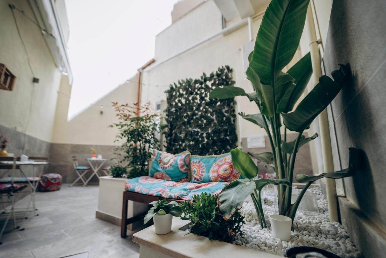 Dimora Fantasia Charme B&B Bari Ngoại thất bức ảnh